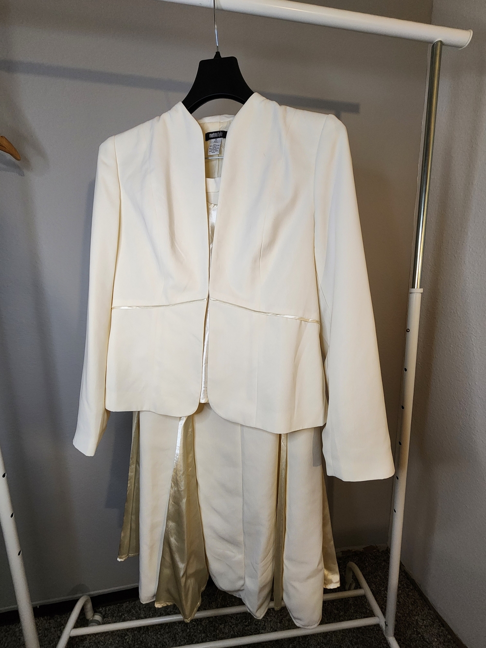 metrostyle 3pcs Suite Cream Open-Front Tailored Blazer with Satin Accents